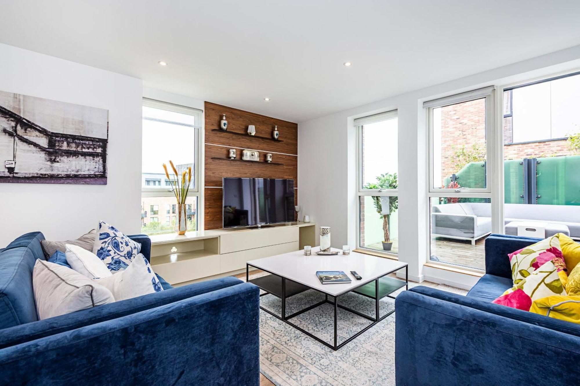 Chiswick Park 3 Bed 3 Bath West London - Parking Apartman Kültér fotó