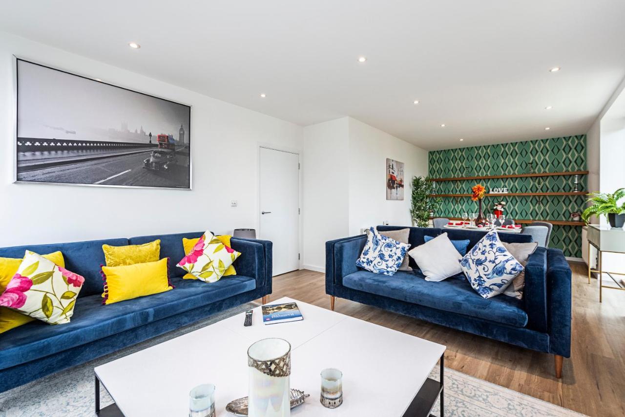Chiswick Park 3 Bed 3 Bath West London - Parking Apartman Kültér fotó
