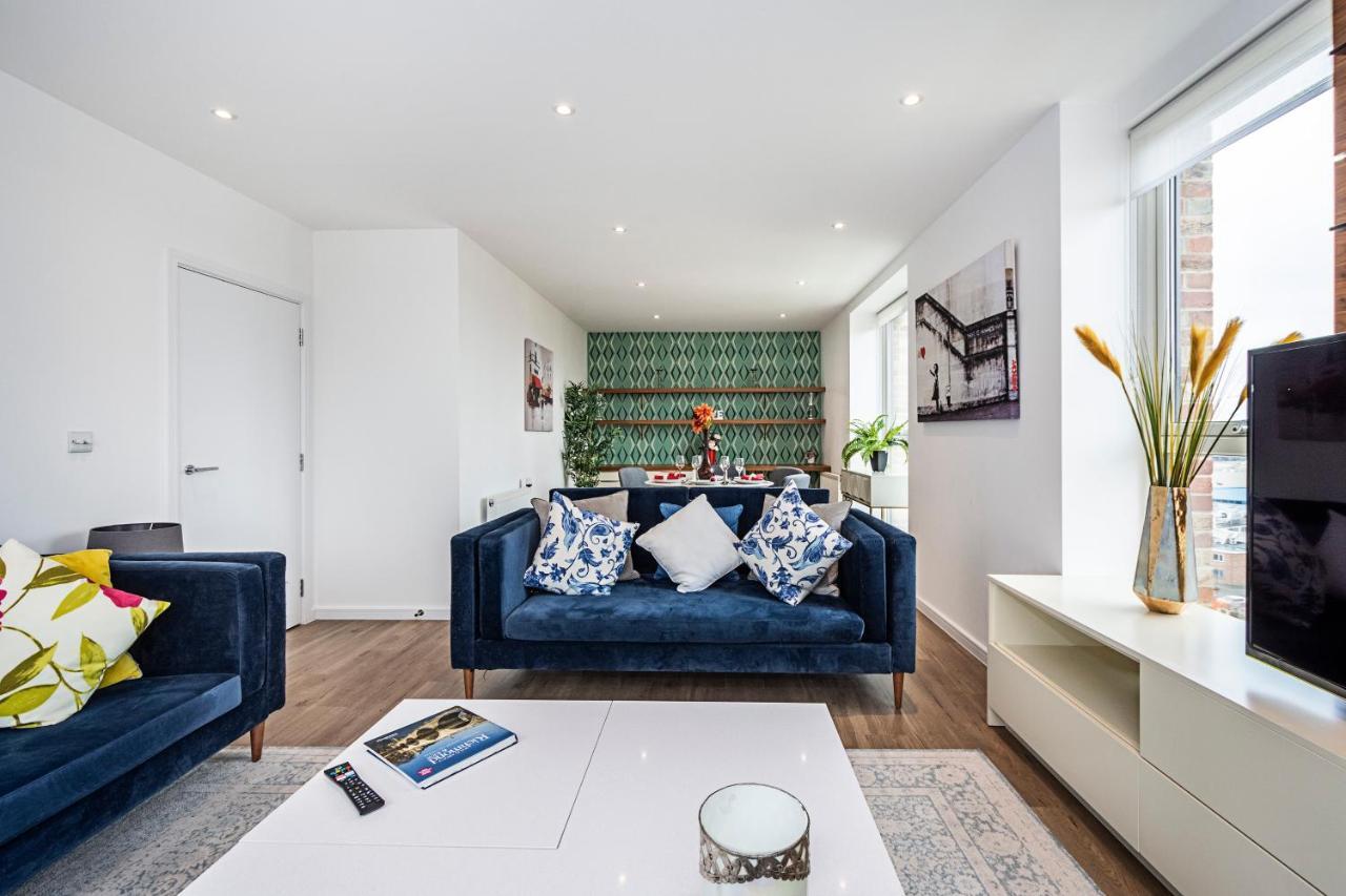 Chiswick Park 3 Bed 3 Bath West London - Parking Apartman Kültér fotó